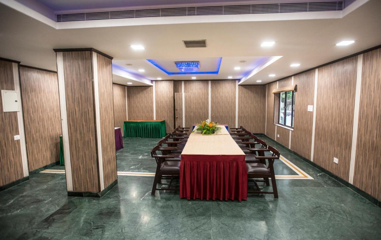 Hotel Ashok Residency Csennai Kültér fotó
